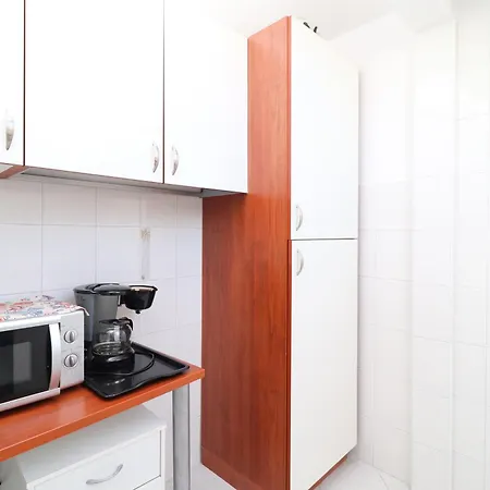 Luka Apartment *
