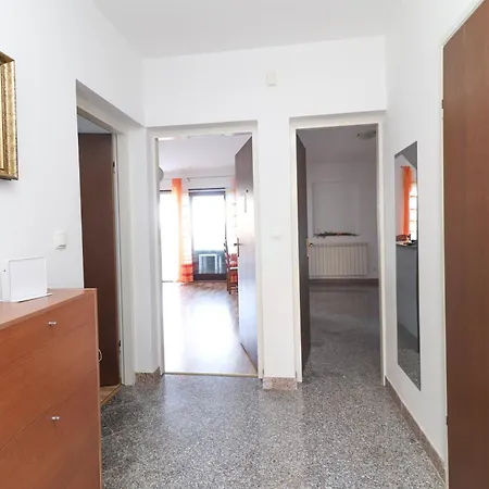 Luka Apartman *