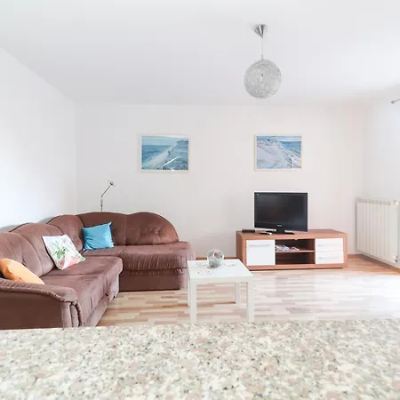 Luka Apartman